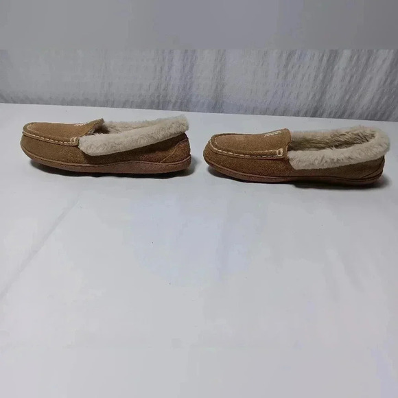 Clarks Leather upper with Faux fur lined  Moccasin slippers.Ladies size 8 - Picture 5 of 9